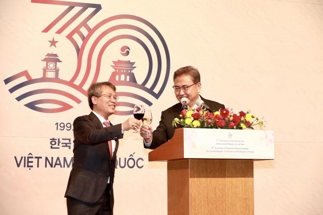 Vietnam and RoK Celebrate 30th Anniversary of Diplomatic Ties