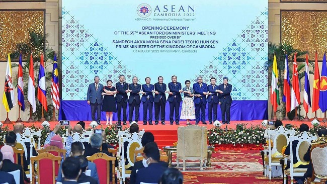 Promote ASEAN's central role in settling South China Sea disputes