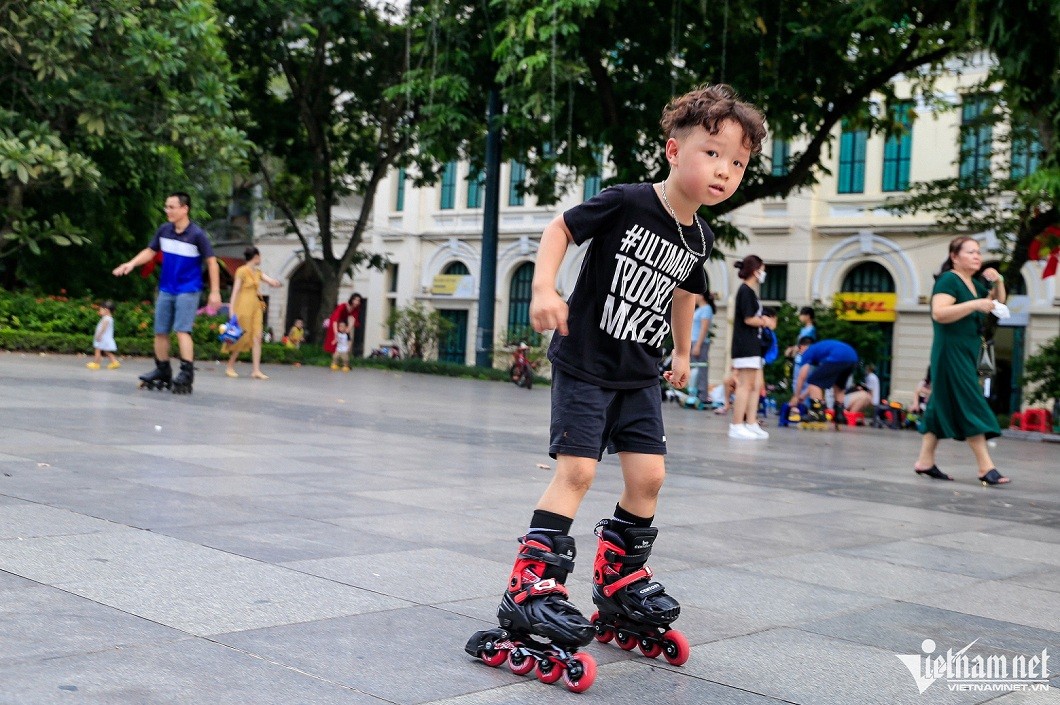 Peaceful Beauty of Hanoi During the National Holiday