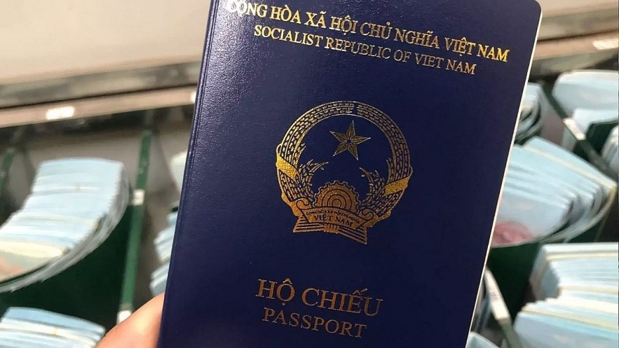 A new Vietnamese passport issued by the Ministry of Public Security. Photo: VOV
