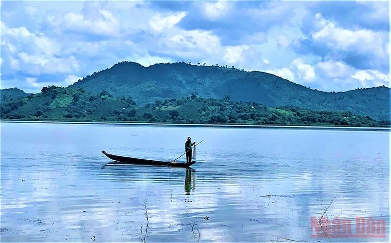 10 Most Beautiful Lakes in Vietnam