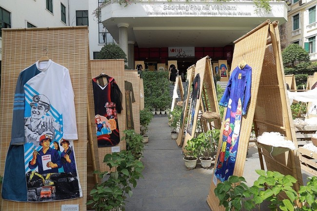 Ao Dai On The Heritage Path