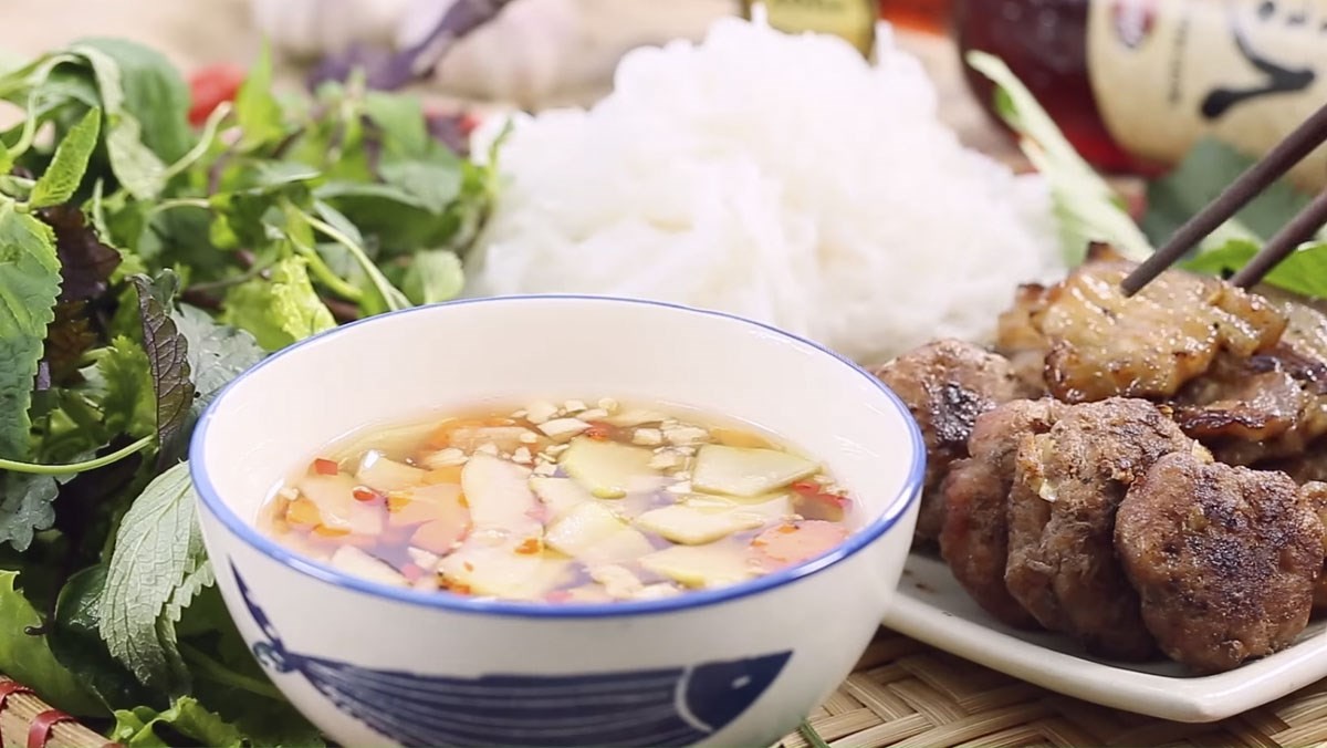 eight delicious and traditional hanoian dishes