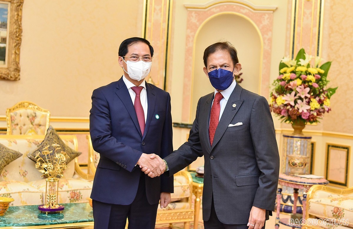 vietnam a friend important partner of brunei sultan haji hassanal bolkiah