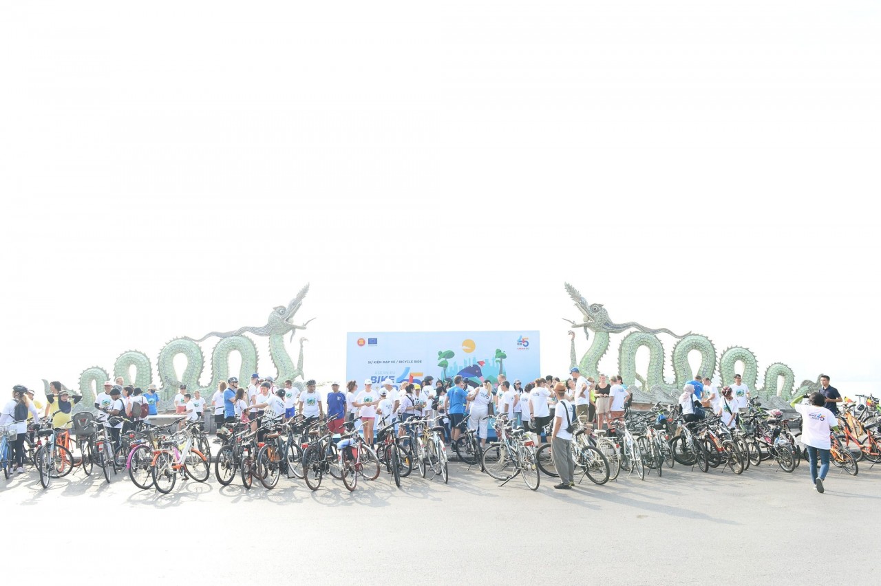 ASEAN-EU Bicycle Ride at Hanoi’s West Lake