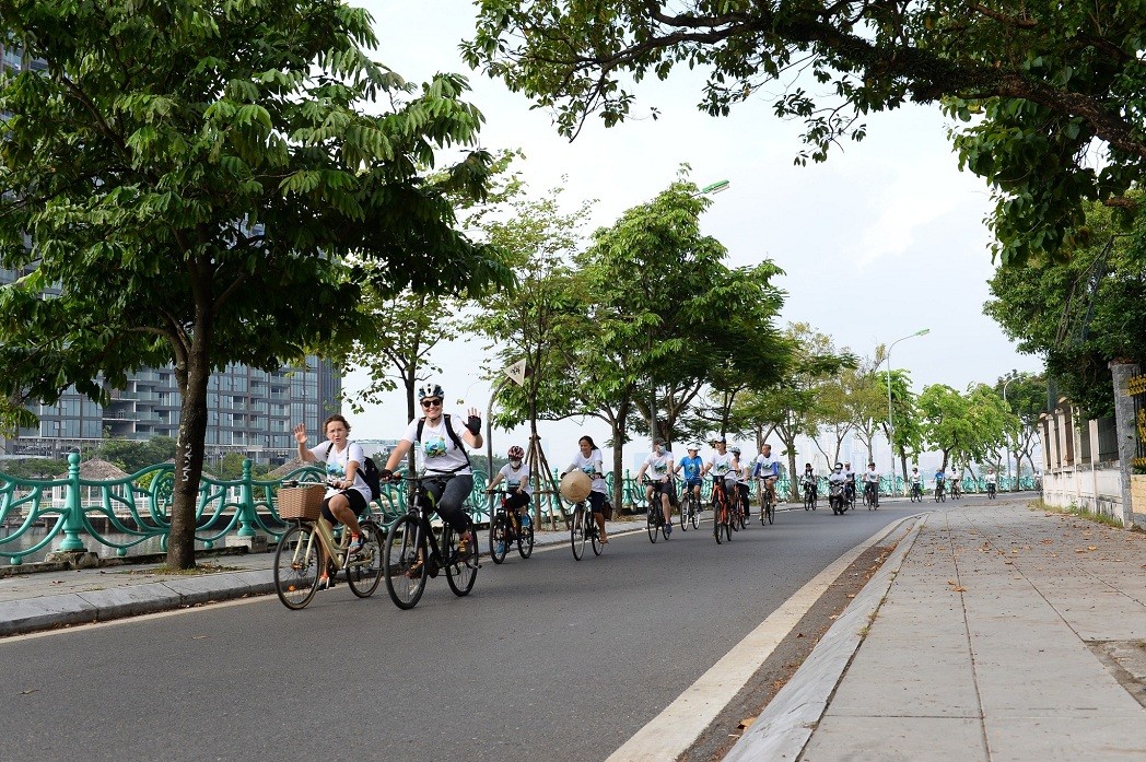 asean eu bicycle ride at hanois west lake