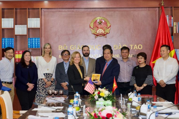 US Helps Improve Quality of Vietnamese Higher Education
