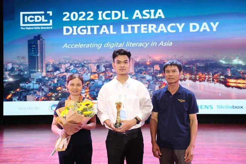 Vietnamese Student to Win First Prize in the Asia Digital Technology Skills Competition