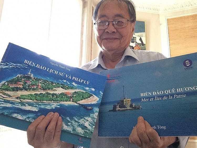 Overseas Vietnamese Write Books About Homeland's Sea and Islands