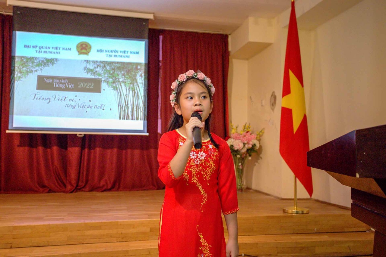 Day to Honor Vietnamese Language Held in Romania, Hungary