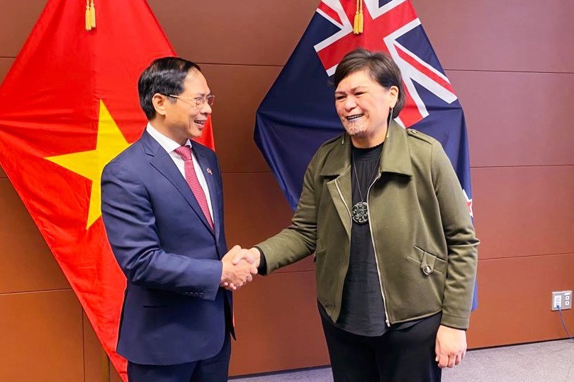 Minister of Foreign Affairs Bui Thanh Son and his New Zealand counterpart Nanaia Mahuta. Source: baoquocte.vn