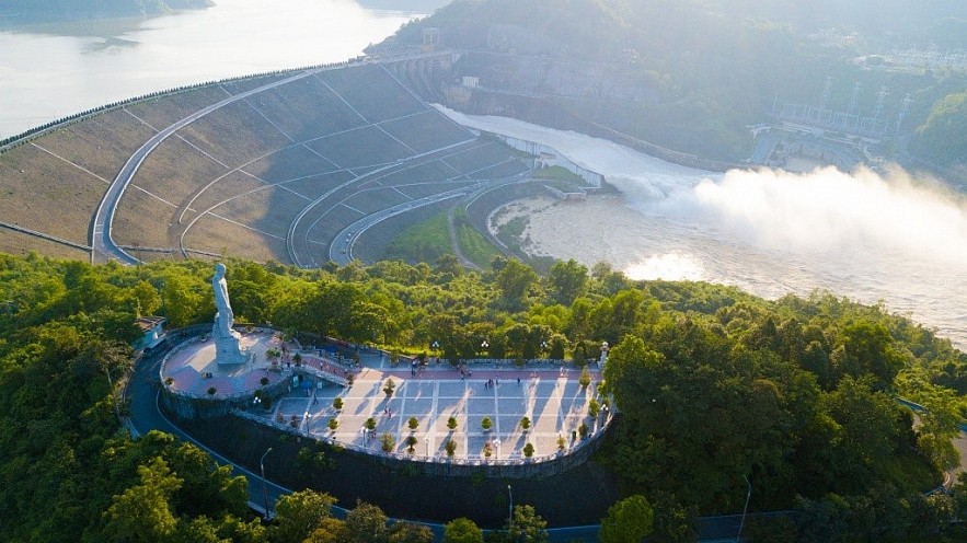 The Majestic Beauty of Hoa Binh Hydroelectric Lake
