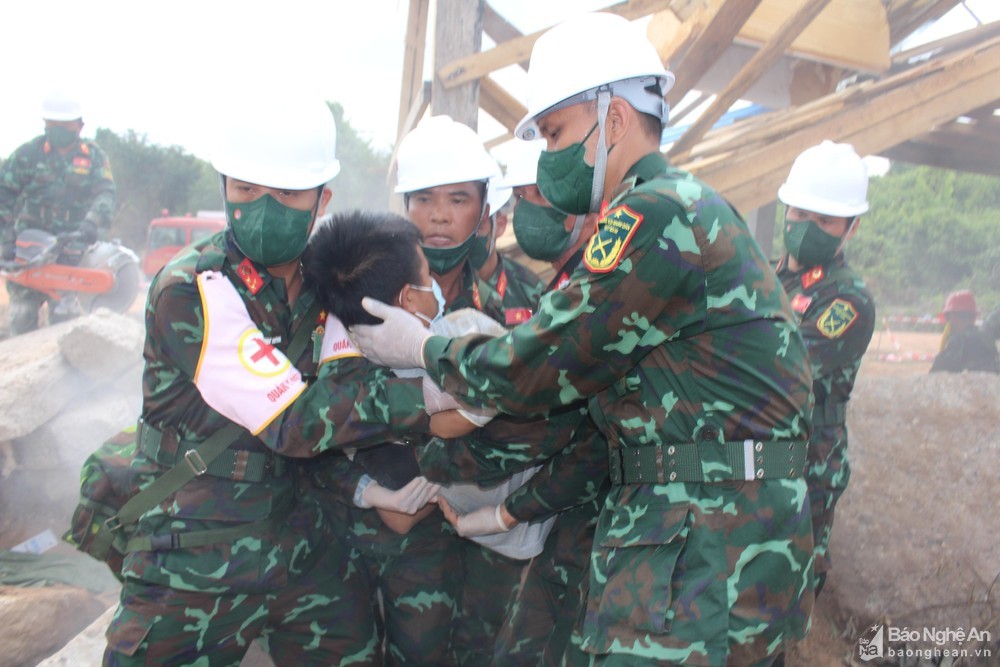First-ever rescue drill strengthen defence ties among Vietnam, Laos, Cambodia