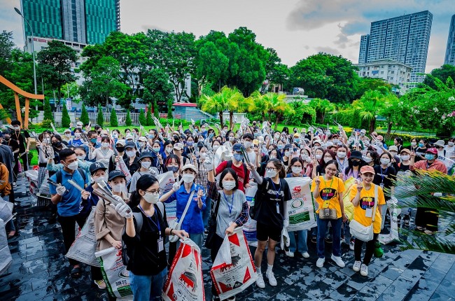 Vietnamese Youth Join World Cleanup Day 2022