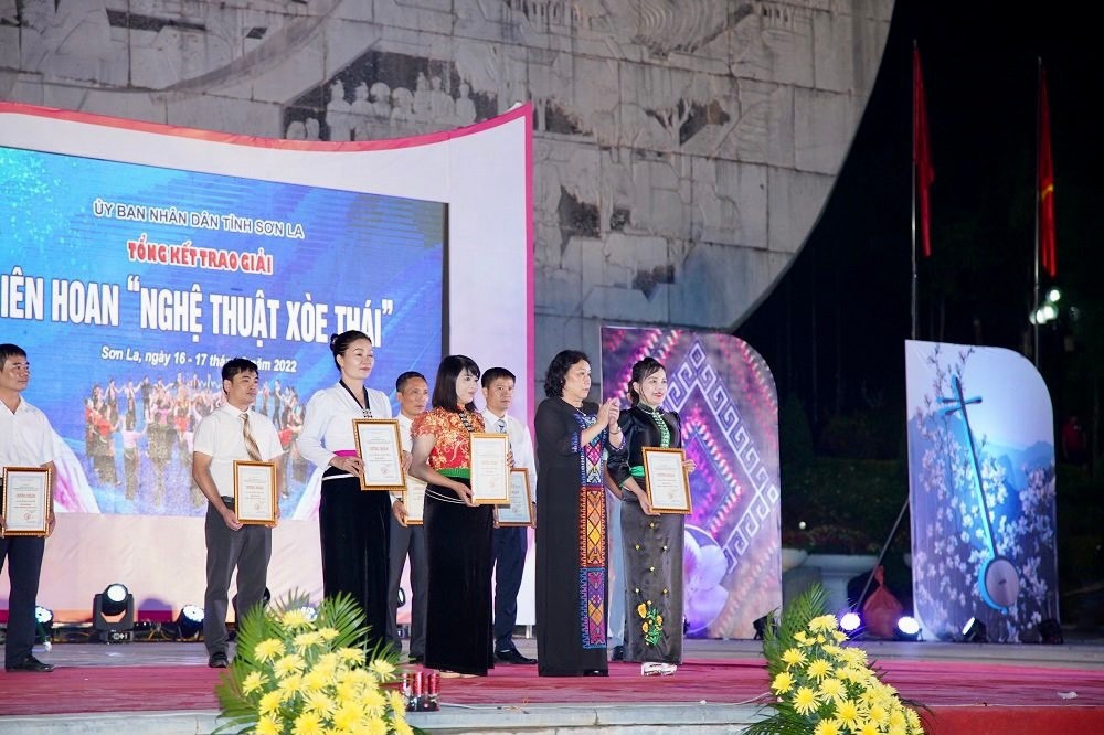 Art of Xoe Dance of Thai Ethnic People Honoured in Son La Province