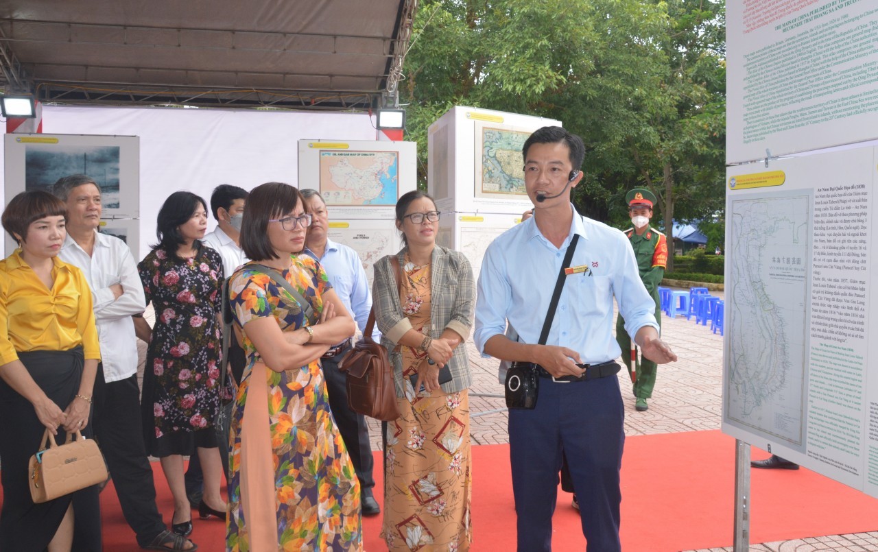 Dak Lak Locals Get Insight into National Sovereignty over Islands through Exhibition