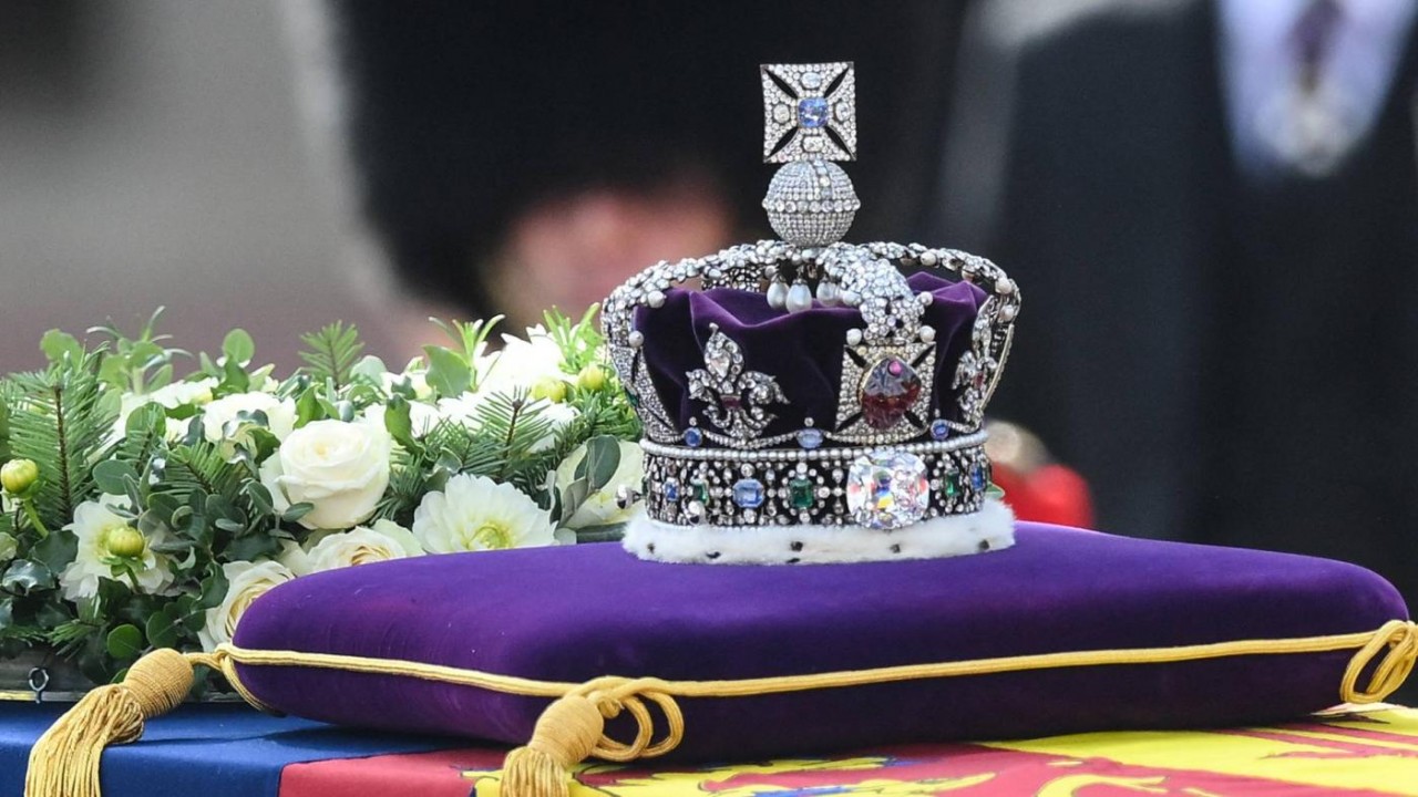 Foreign Minister Bui Thanh Son attended the funeral of Queen Elizabeth II