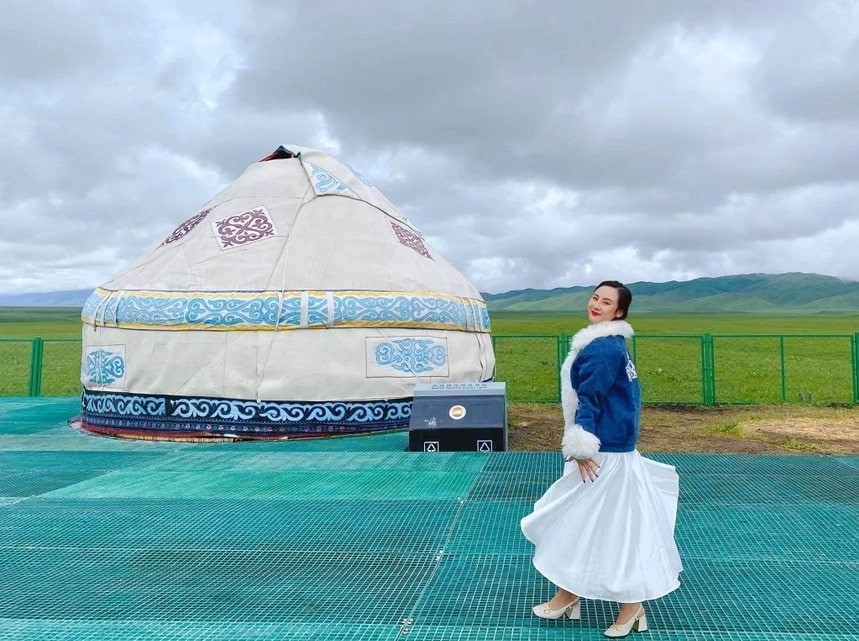 Kieu Phung on her trip to Nalati grassland, Xinjiang. Photo: Kieu Phung 