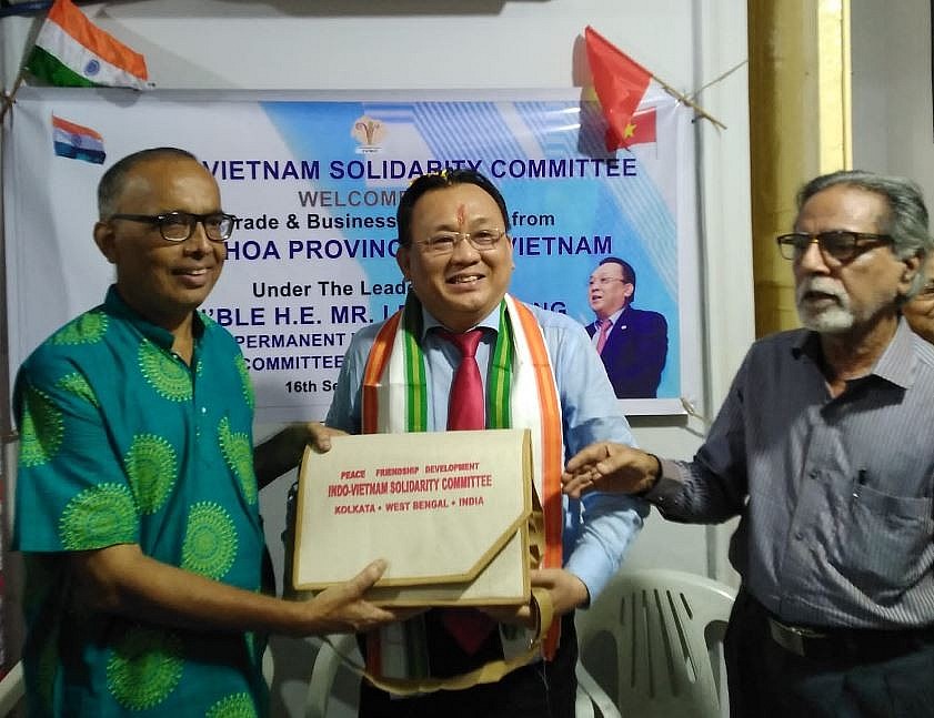 Indo - Vietnam Solidarity Committee Welcomes Delegation from Khanh Hoa