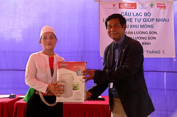 Cambodia, Hoa Binh Province Share Experience in Caring for The Elderly