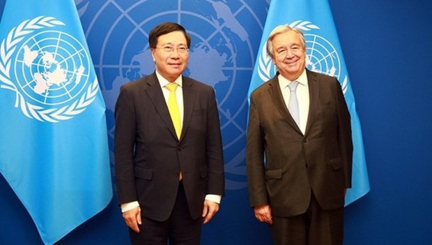 Permanent Deputy Prime Minister Pham Binh Minh (L) and UN Secretary-General Antonió Guterres. (Photo: VGP)