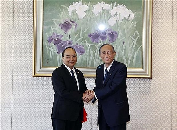 President Nguyen Xuan Phuc (left) met Japan’s Speaker of the House of Representatives Hosoda Hiroyuki on September 26. (Photo: VNA)