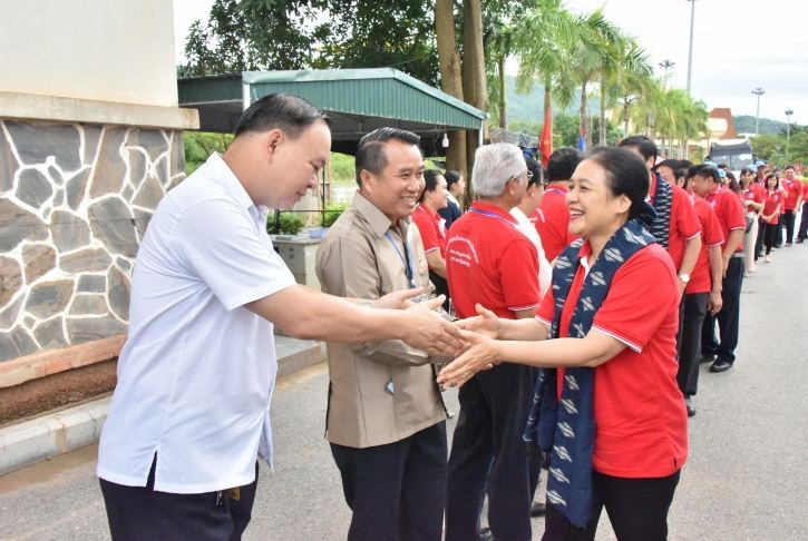 Fifth Vietnam-Laos People Friendship Festival Successfully Wraps Up