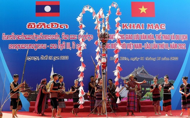 Vietnam-Laos Cultural, Sport and Tourism Festival Held in Border Province