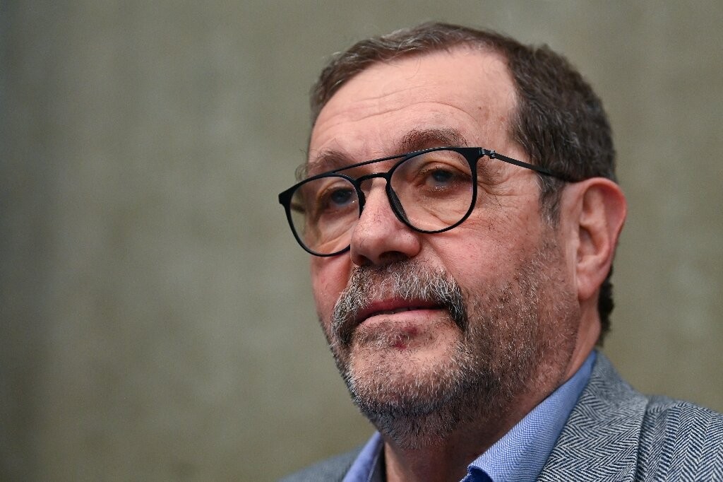 who is alain aspect the nobel winner of quantum entanglement