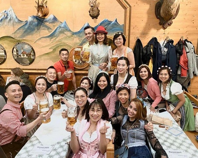 Overseas Vietnamese Experience a Joyful Oktoberfest Reunion