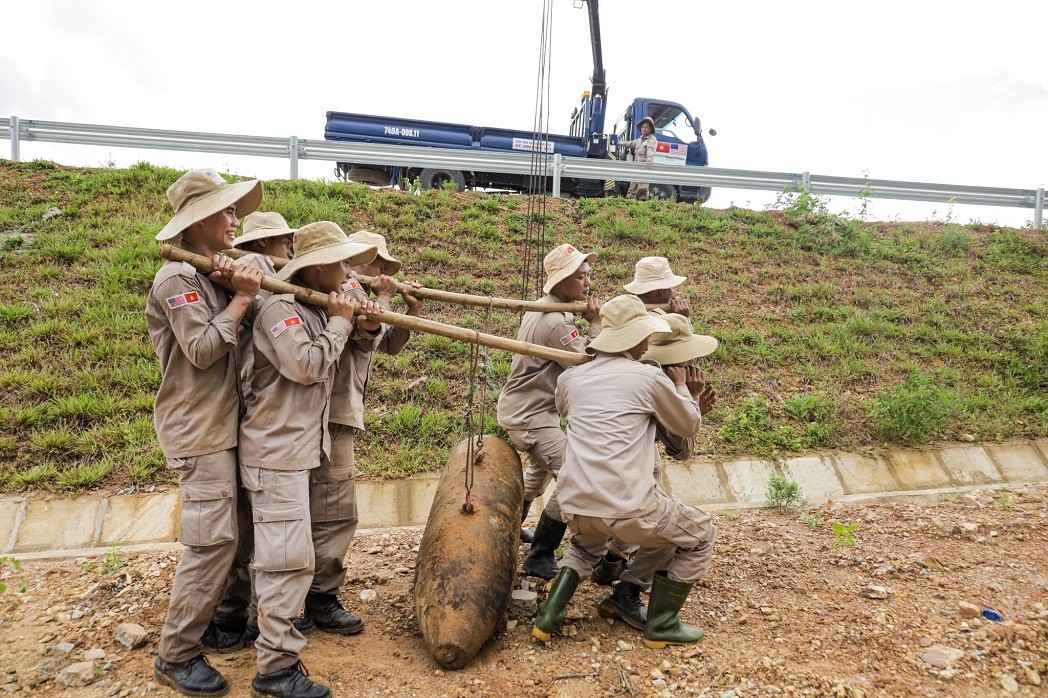 with the joint efforts of the whole team, the bomb was loaded onto a special vehicle and transported to a safe storage location for detonation later.