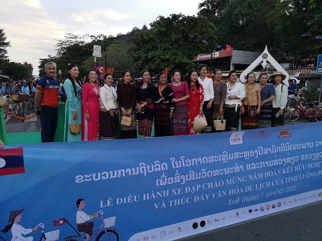 Bicycle Parade Marks Vietnam-Laos Solidarity and Friendship Year in Luang Prabang