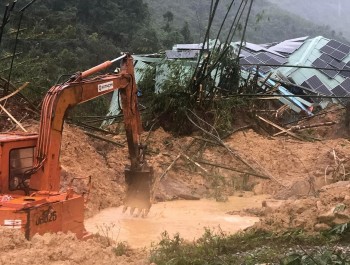 Landslide in Quang Ngai Buries Part of Hydropower Plant, Workers in Emergency Rescue