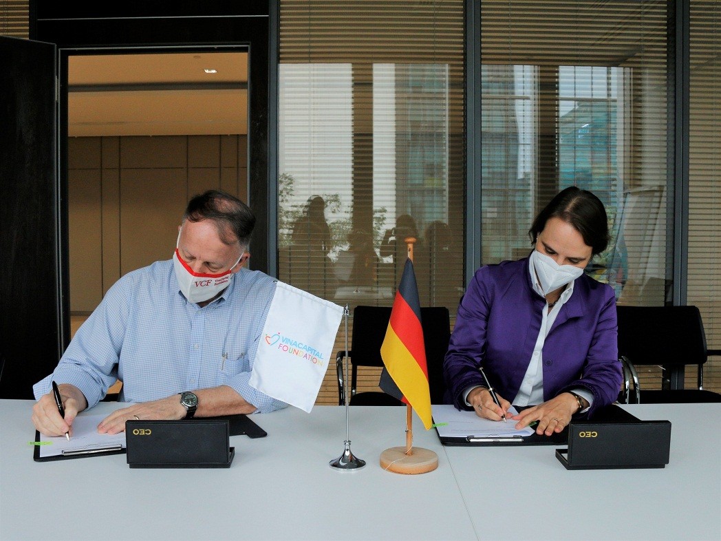 At the signing ceremony at the office of the German Consulate General in Ho Chi Minh City. Source: VCF