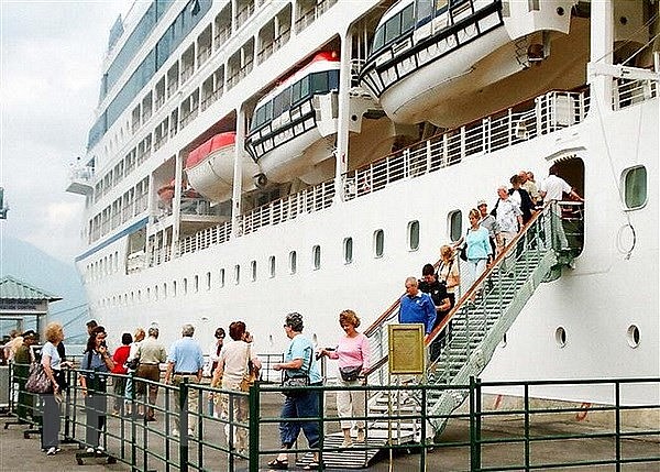 Thua Thien - Hue Welcomes Back International Tourists by Sea