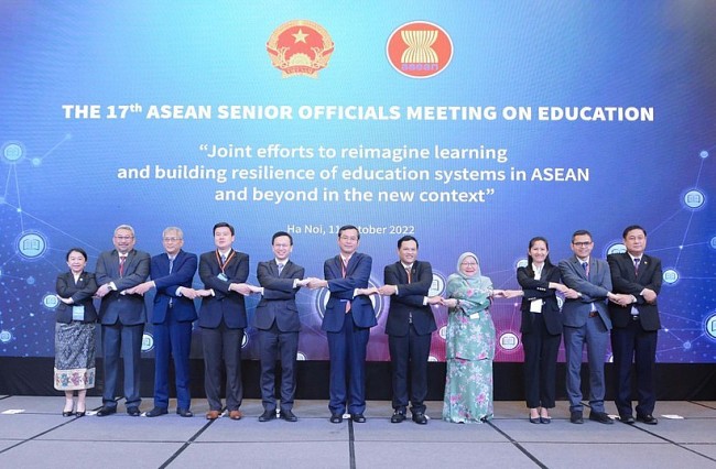 ASEAN Senior Officials Discuss Education