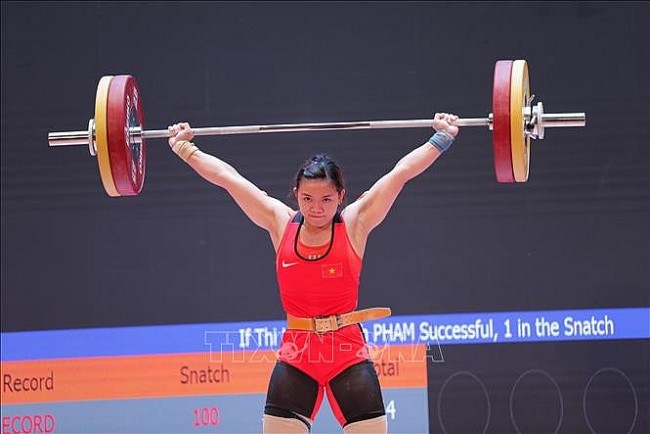 Vietnamese Weightlifter Won Gold Medals at the Start of Asian Championship