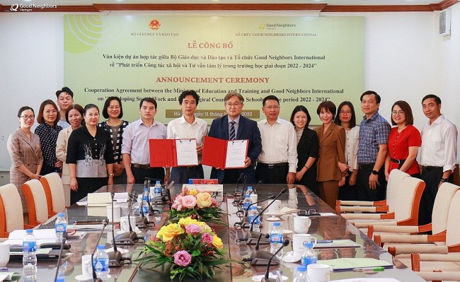 NGO, Vietnam's Ministry Work Together to Promote Mental Healthcare for Students