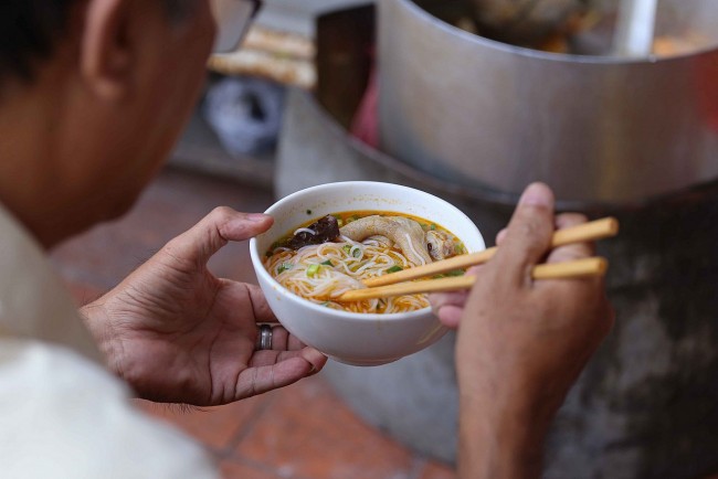 Phan Thi Gai - Hue's Beloved, 80 Year-Old Bun Bo Chef