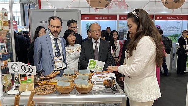 Vietnamese agricultural products are on display at Sial Paris 2022, an international food trade show underway in Paris, France from October 15 to 19. Source: VNA