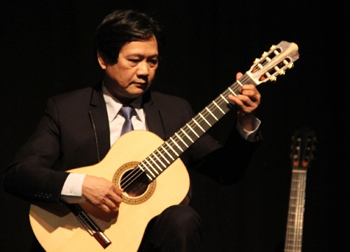 Vietnamese-Born Musician Shines at the Berlin International Guitar Competition 2022