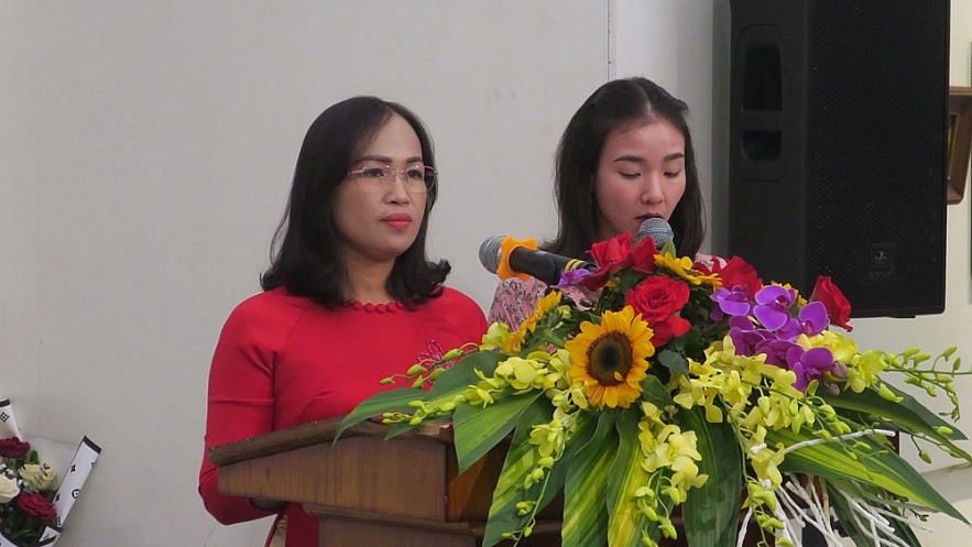 Dang Thi Thuy - Vice President of Hai Phong Literary and Arts Union gave the opening speech. Photo: Hai Phong gov