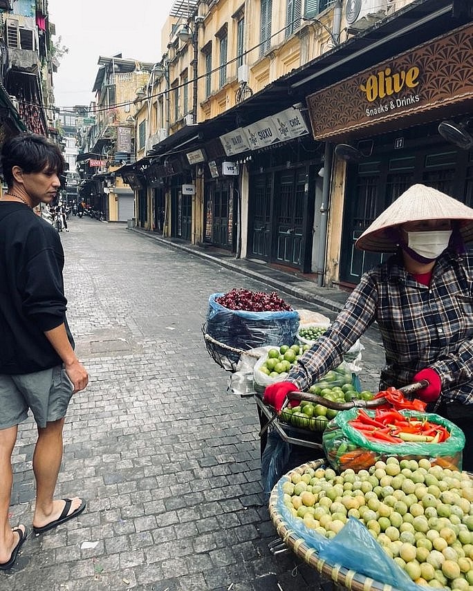Two Actors From Famous 'Gaoranger' Visit Hanoi