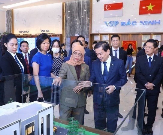 Singaporean President visits VSIP Bac Ninh. Photo: VNA