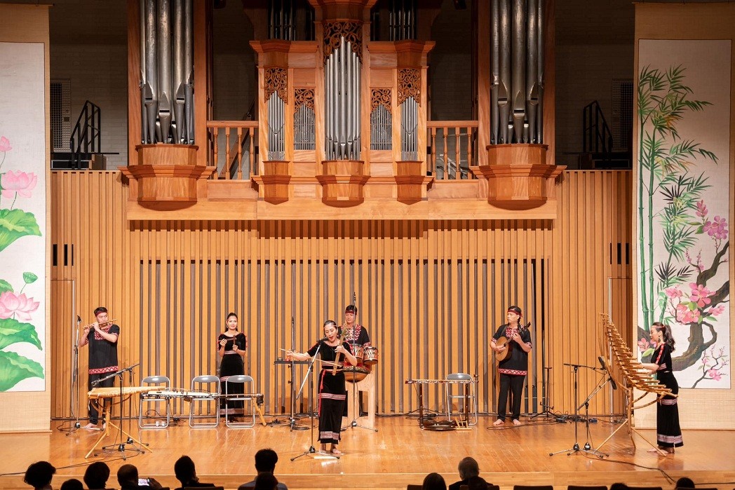fundraising concert for ao victims held in japan