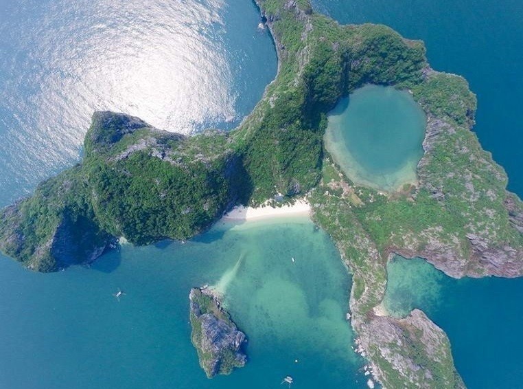 dragons eye island in the heart of ha long bay