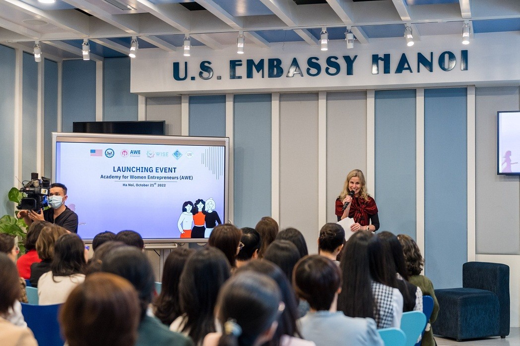 Chargé d’Affaires, a.i., Melissa Bishop, was proud to formally launch the Academy for Women Entrepreneurs (AWE) in Vietnam for the first time ever