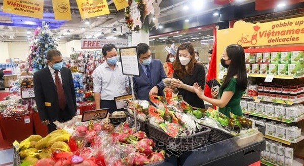 A booth at the Vietnamese goods week in Singapore. Photo: VNA