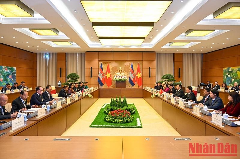 Vietnam's Leaders Receive Cambodian Senate President