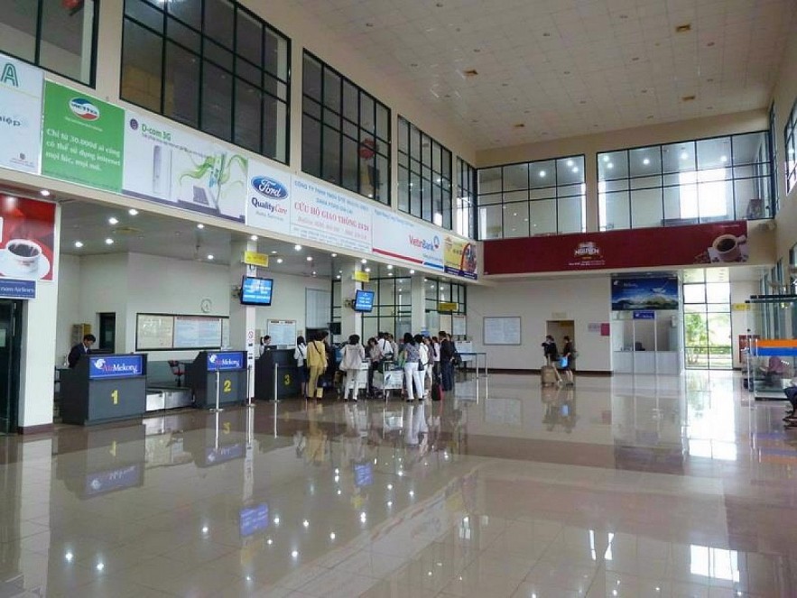 The number of passengers passing through nationwide airports see a slight decrease in October. Photo: vneconomy.vn
